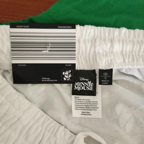 NWT Disney Ivory Mini Skirt with Bow Motif For Minnie Mouse - Picture 5 of 10